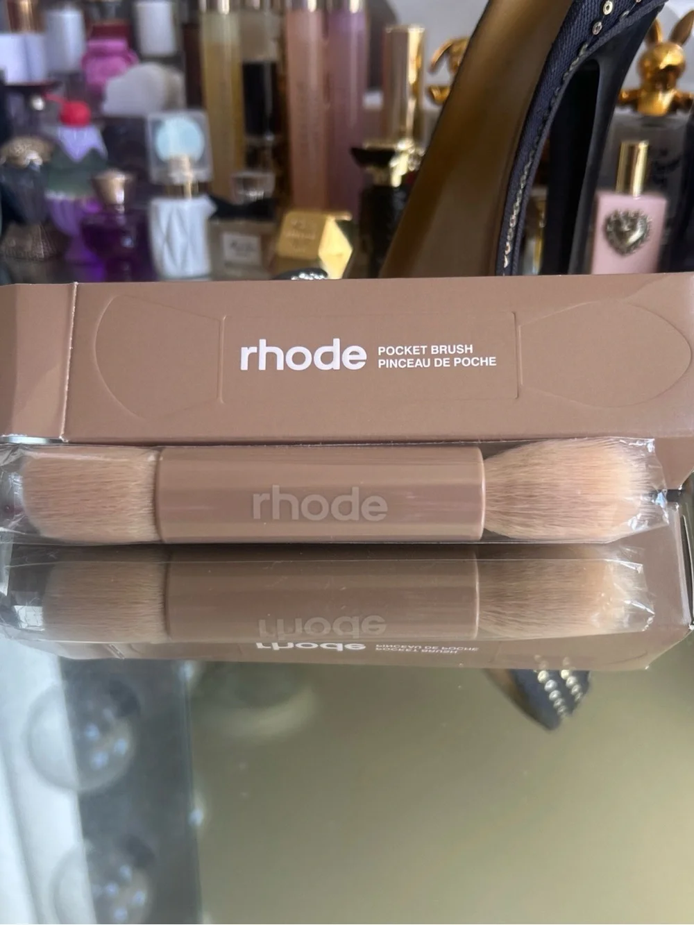 RHODE Taupe Pocket Brush with Neutral Bristles